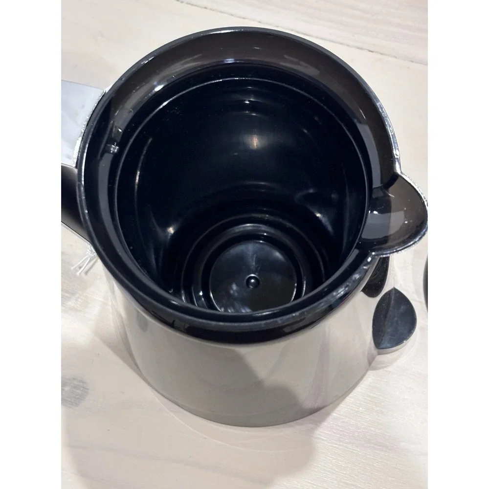 NWT Keurig 2.0 K-Carafe Pitcher Coffee Tea‎ Pot w/ Silver Handle K-Cup Black
